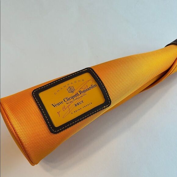 Veuve Clicquot Brut Champagne Orange Insulated Jacket NEW - Picture 1 of 7